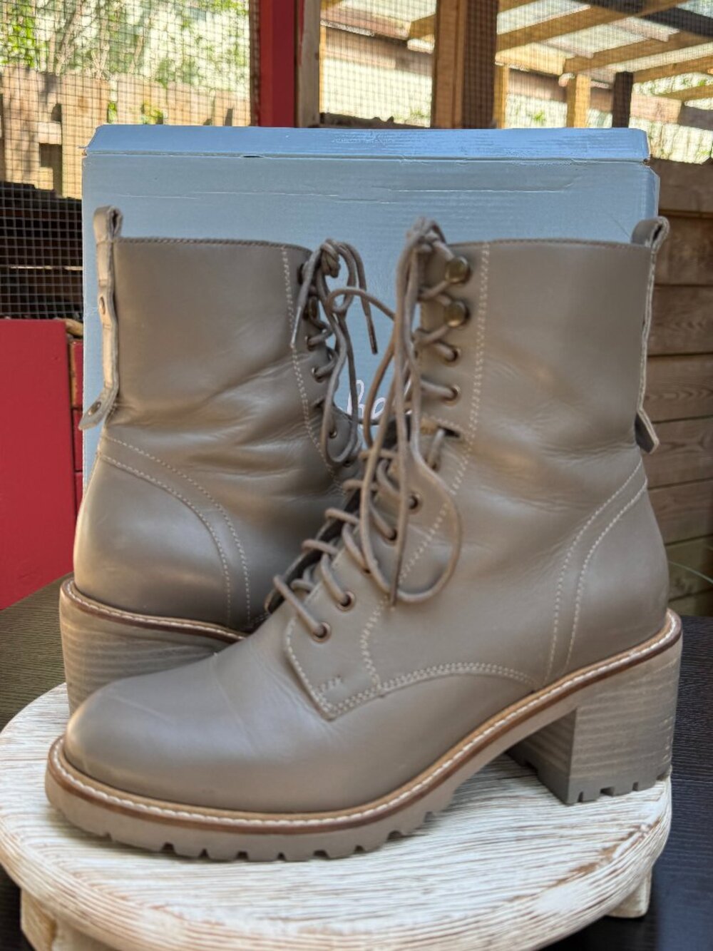 SEYCHELLES IRRESISTIBLE 7.5 Women's Lace Up Boot Coquette Cottagecore Leather